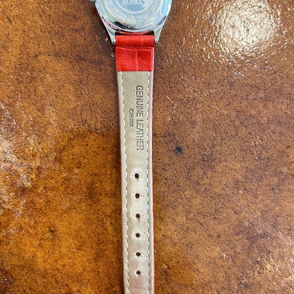 Minnie Mouse Watch - Picture 7 of 8